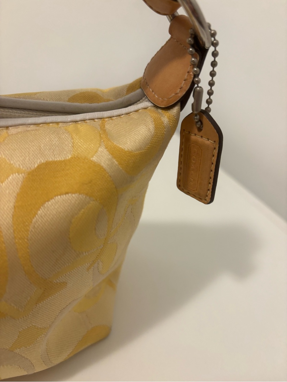 vinatge Coach Yellow Signature small bag - Picture 9 of 9